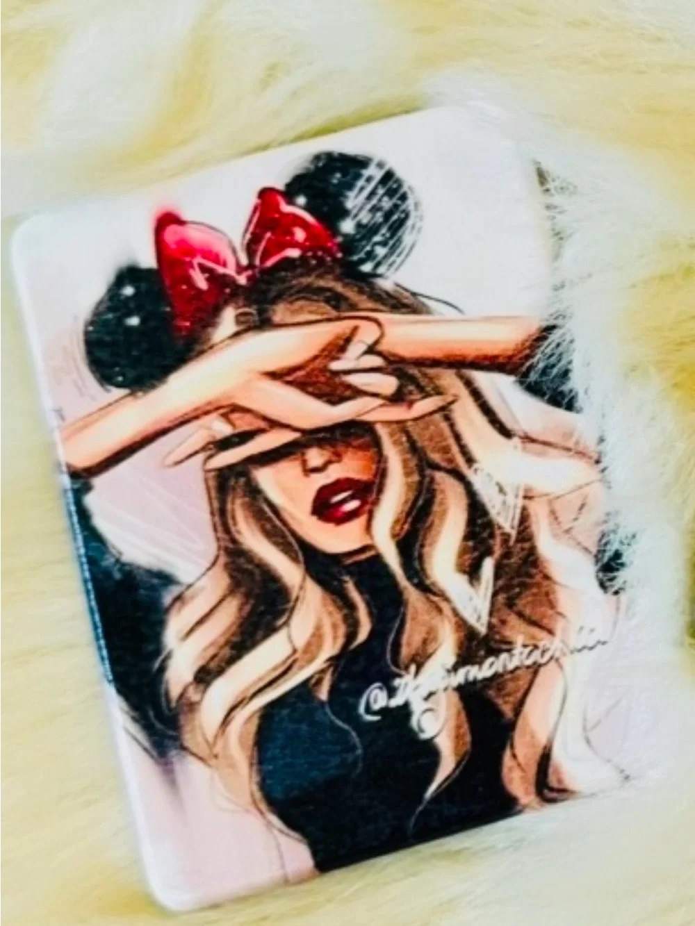 Fashion Mirror with Artistic Design ( 1 Item)